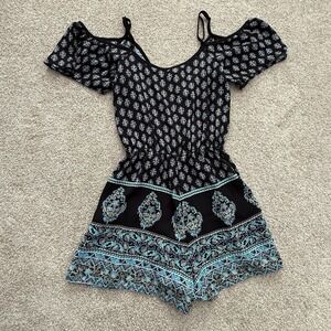 Xhilaration Women's Ladies Cold Shoulder Wrap Front Bodice Short Romper Sz Small